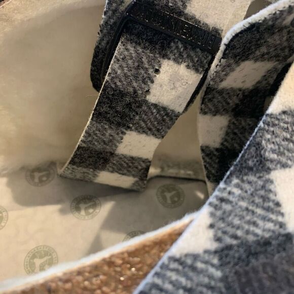 Birkenstock | Arizona Shearling Sandals - Picture 6 of 12